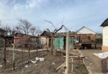 У Нікополі через обстріл рф одну людину вбито, троє громадян отримали поранення – серед них двоє дітей: на місцях ворожих влучань працюють слідчі