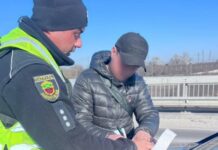 У Запоріжжі патрульні притягнули до відповідальності водія, який рухався зустрічною смугою Вантового мосту