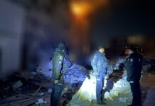 У Кривому Розі поліція працює на місці ракетного удару: внаслідок атаки загинуло троє людей, є поранені