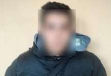 Поліція Дніпра затримала підозрюваного у пограбуванні жінки