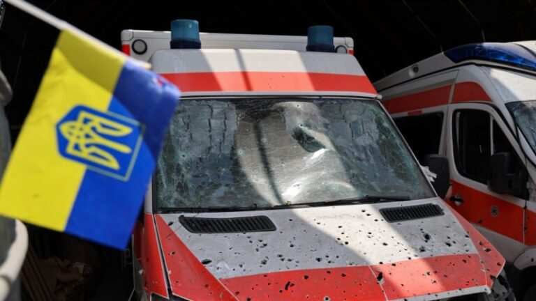 Сили РФ завдали артилерійського удару по одному з медзакладів Херсонщини, є поранені – ОВА