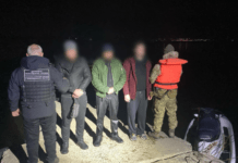 Намагалися втекти з України на гідроскутері: прикордонники затримали групу ухилянтів