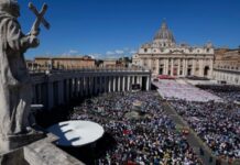 Ватикан повідомив про 200 тисяч людей на похороні папи Франциска