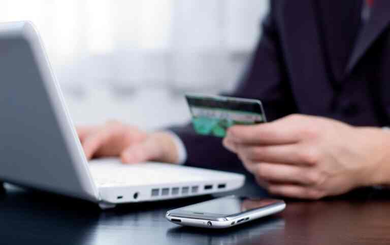 Чи штрафують за продаж речей на OLX і в соцмережах? Податкова дала відповідь