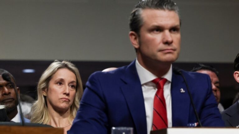 Геґсет поділився з дружиною і братом деталями ударів по Ємену в іншому чаті Signal – NYT