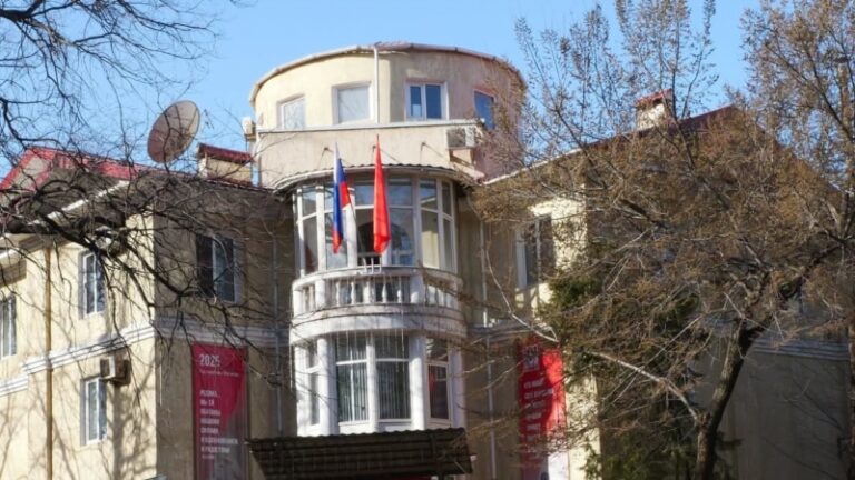 Киргизстан відпустив із СІЗО співробітницю «Русского дома», затриману за вербування найманців для РФ