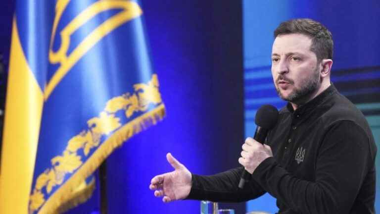 Зеленський привітав Карні з перемогою на виборах у Канаді та запросив його до Києва