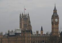 ЗМІ: Британія заборонила експорт ігрових контролерів до РФ, які вона може використовувати для керування дронів