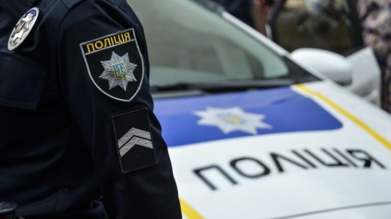 У Києві затримали двох підлітків, які побили військового – поліція