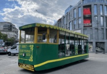 У Дніпрі запрацював літній ретро-трамвай