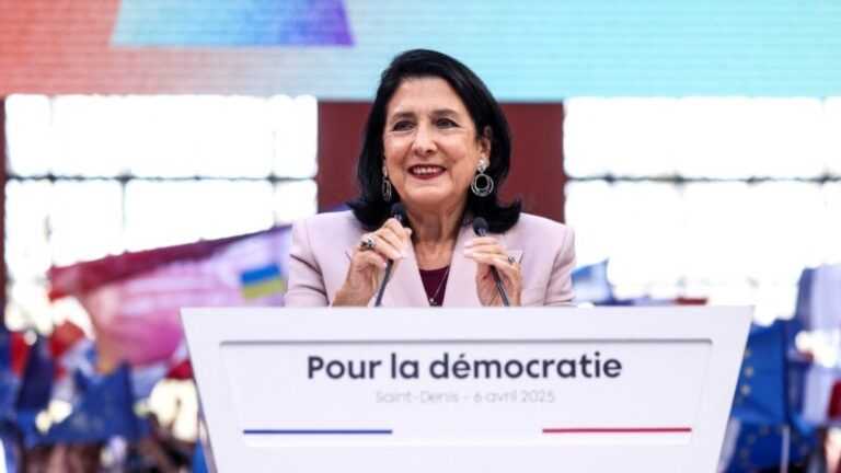 Зурабішвілі на мітингу у Франції закликала ЄС не допустити диктатури в Грузії