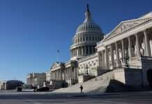 Четверо республіканців приєднались до демократів у Сенаті США для скасування мит Трампа щодо Канади