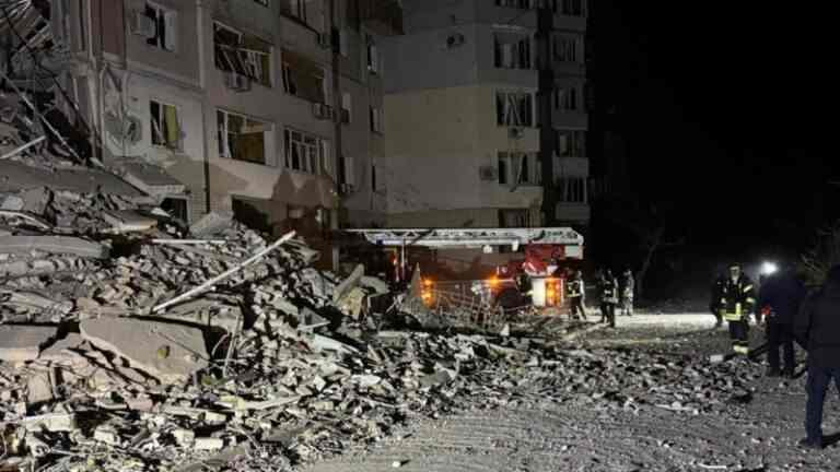 У Херсоні внаслідок удару РФ поранена жінка, стало відомо про загиблого у Зміївці – ОВА