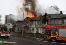 Площа пожежі 400 кв.м: вогнеборці Дніпра ліквідували займання двоповерхового будинку