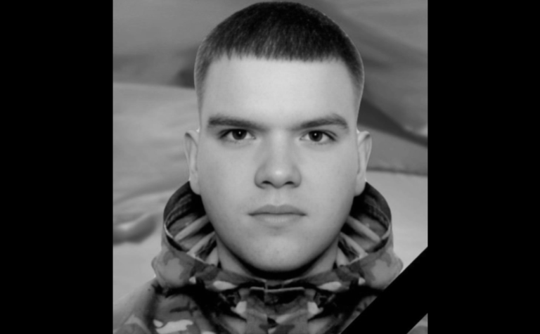 У лікарні Дніпра помер молодший сержант з Камʼянського Ярослав Остапир