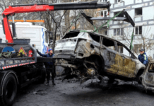 Пошкоджені амбулаторія та школа: комунальники Дніпра завершують ліквідацію наслідків ворожої атаки