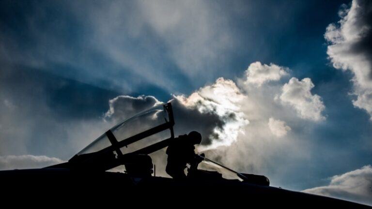 Під час бойового завдання на літаку F-16 загинув 26-річний пілот – ЗСУ