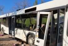 Ворог вдарив дроном-камікадзе по автобусу в Марганці: 9 загиблих та 30 поранених