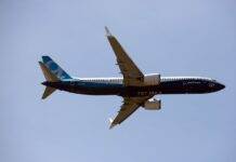 Тарифна війна: Boeing повернула новий літак для Китаю назад у США