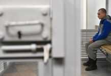 У РФ уперше засудили свого військового за «добровільну здачу в полон» – дали 15 років