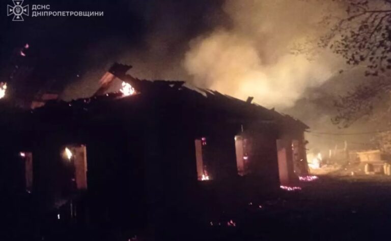 У Синельниківському районі через влучання БпЛА по житловому будинку загинув чоловік