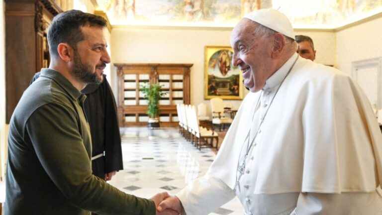 «Він молився за мир України та українців» – Зеленський відреагував на смерть папи Франциска
