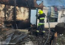У Кам’янському районі на пожежі надзвичайники виявили тіла двох людей