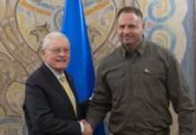 Спецпредставник США Келлог зустрівся з Умєровим та Єрмаком у Парижі