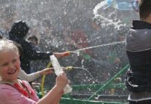 Поливаний понеділок: як весняні обряди стали великодньою традицією