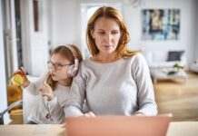 Батьки зможуть працювати вдома під час дистанційного навчання дітей: деталі