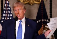 Трамп “порушив дрес-код” на похоронах Папи Римського: що було не так