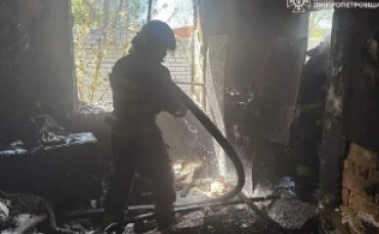 У Дніпрі горів житловий будинок