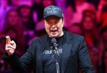 У США масово звільняють працівників установ охорони здоров’я