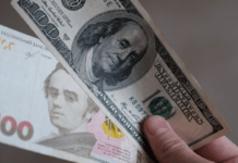 Що чекати українцям від курсу долара у квітні: прогноз банкіра