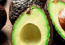 “Отруйні авокадо” в магазинах України — фейк чи правда: у Держпродспоживслужбі прокоментували ситуацію