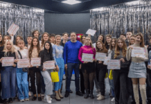 Мер Кам’янського вручив сертифікати учасникам молодіжної медіашколи “Youth Media Lab”