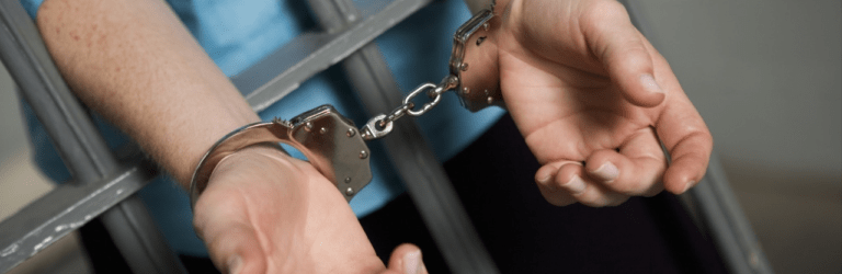 У Дніпрі затримали 43-річного чоловіка за серію злочинів