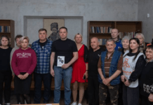 Мер Кам’янського зустрівся з вимушеними переселенцями, які зараз мешкають у Центрі надання соціальних послуг