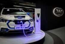 ЄС і Китай домовляються про мінімальні ціни на електромобілі з КНР