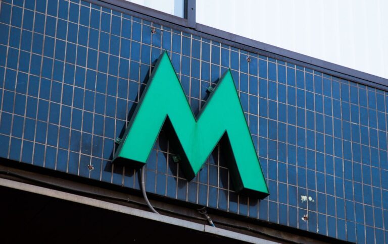 У Києві сьогодні та завтра закриті 6 станцій метро: що змінилось для пасажирів