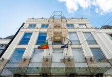 Фонд Матюхи долучився до артінсталяції Origami for Ukraine на фасаді Музею Києва