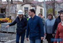 У Камʼянському перевірили хід капітальних ремонтів у навчальних закладах