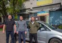 Камʼянське передало дизельний мінівен оборонцям Окремого батальйону ударних безпілотних авіаційних комплексів