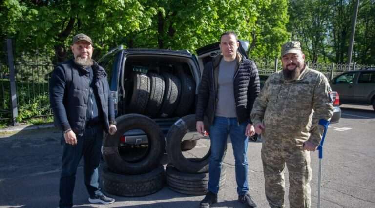 Бійці 25-ї окремої повітрянодесантної Січеславської бригади отримали від Камʼянського гуму для лафета