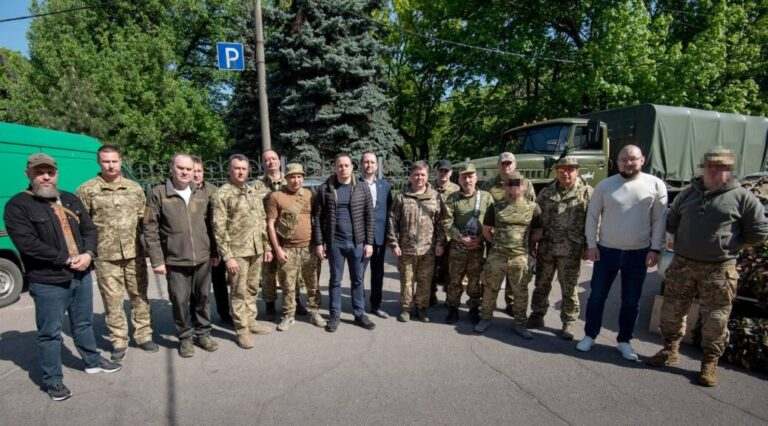 Чергова партія допомоги від Камʼянського рушила на фронт: підсилення отримали 6 військових частин