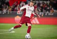 Бойова нічия в суперечці за ЛЧ: конкурент Довбика рятує “Рому” від поразки