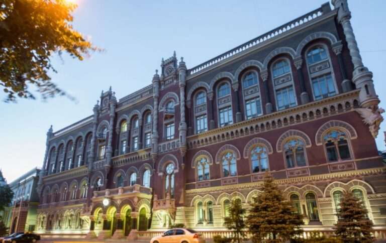 Експерт вказав на можливий тиск НБУ на фінансові установи