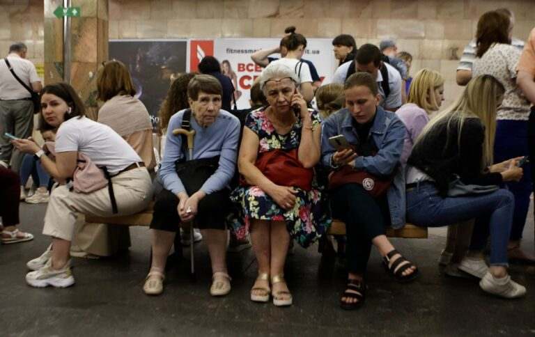 “Перемир’я” все: у Києві було чути перші звуки вибухів на тлі атаки дронів