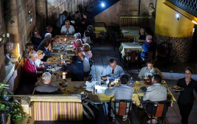 Блекаут в Європі: населенню відновлюють подачу електроенергії