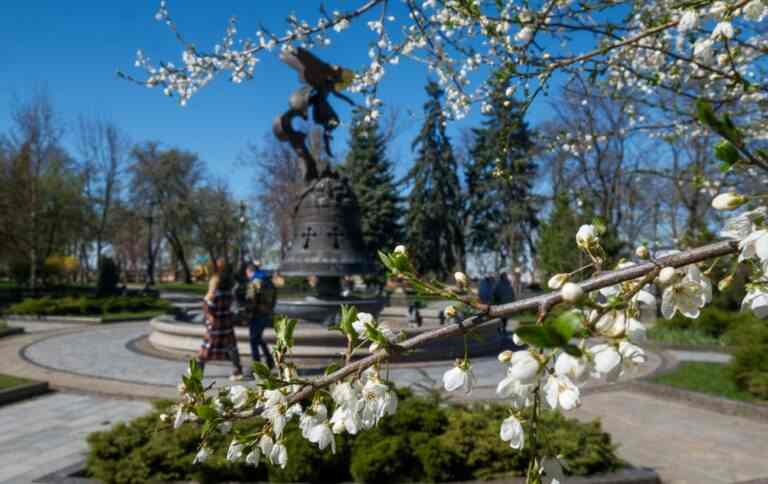 Комфортна весна закінчується? Яку погоду чекати після Великодня і коли похолодання